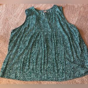 Croft & Barrow Plus Size Pin-tuck Split neck Sleeveless Top. Size 5X